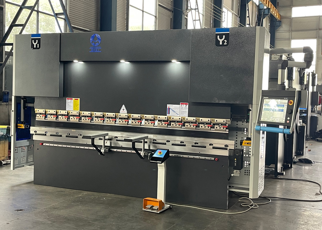 CNC Sheet Bender Hydraulic CNC Press Brake 6+1 Axis DA66T Controller