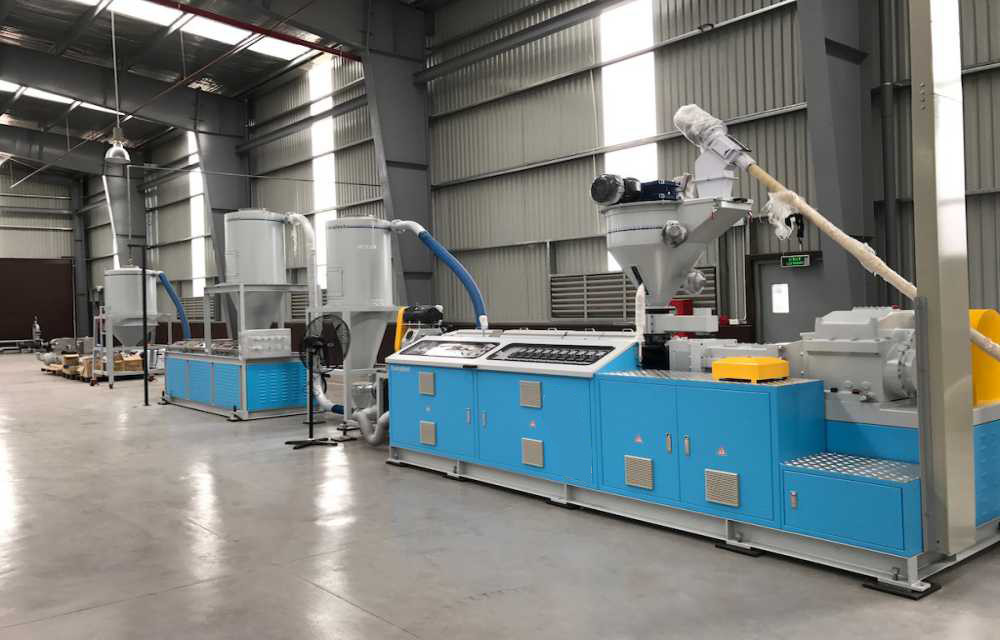 Garden Outdoor WPC Profile Extrusion Line Solid Decking Board