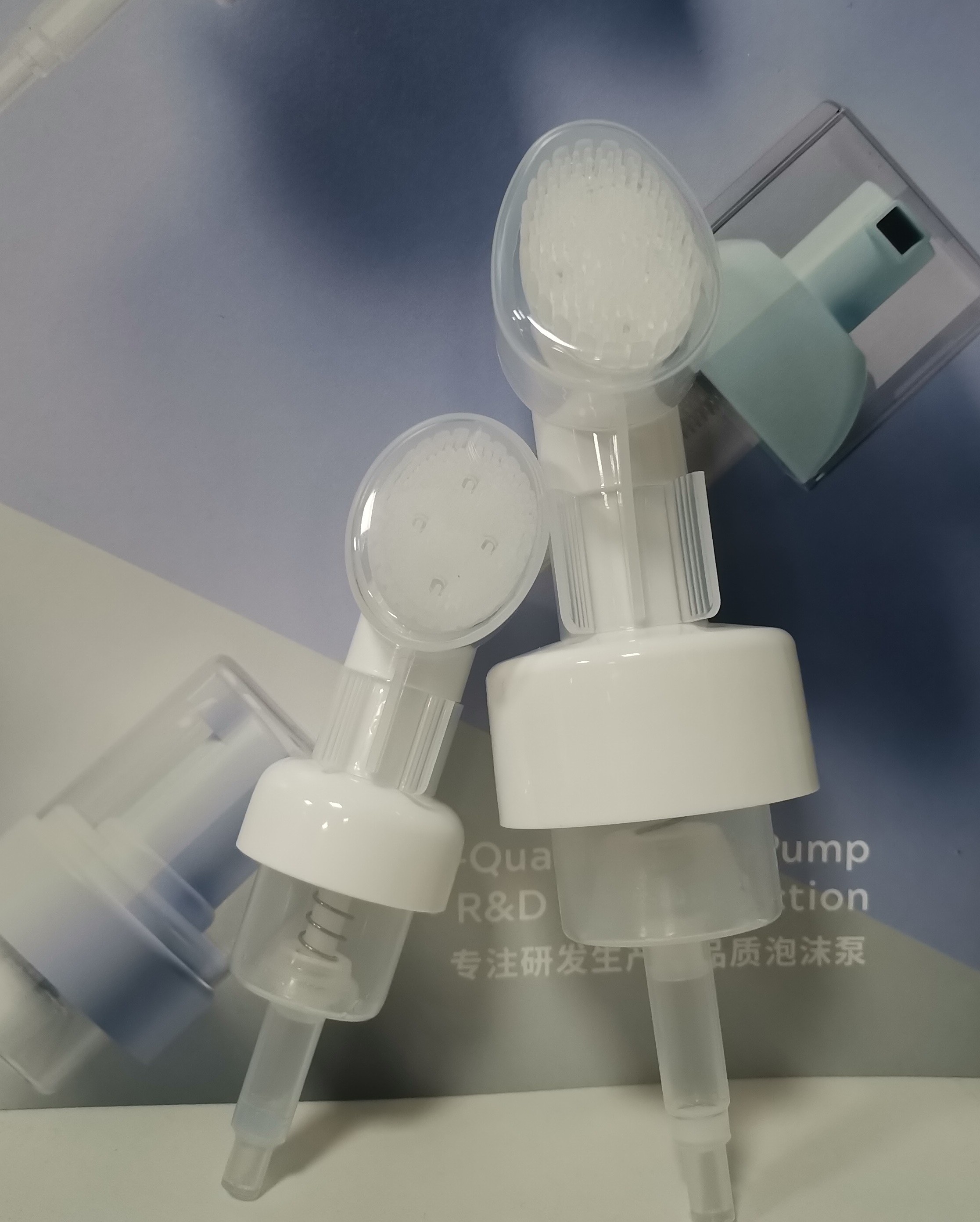 Cream Dispensing Mini Foam Pump With Portable Plastic Core Inside / Outside Carry Easy Use