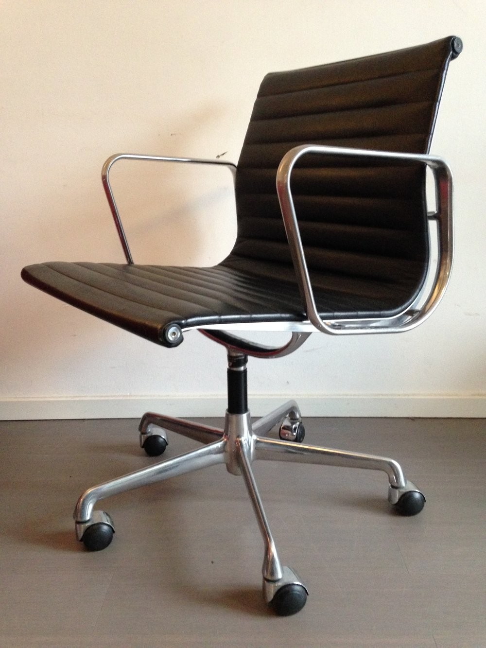 Modern Style Modern Classic Office Chair Multi Function For Hotel Room