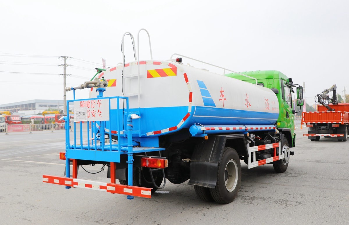 Shacman Water Tank Truck With 30000 Liters Water Tank Large Volume
