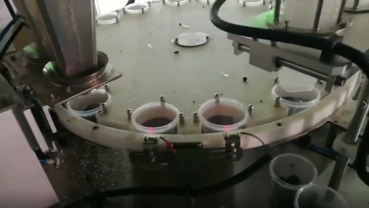 20 Head Multihead Weigher Blocky Shaped Particle Snack Chocolate Cup Filling And Sealing Machine