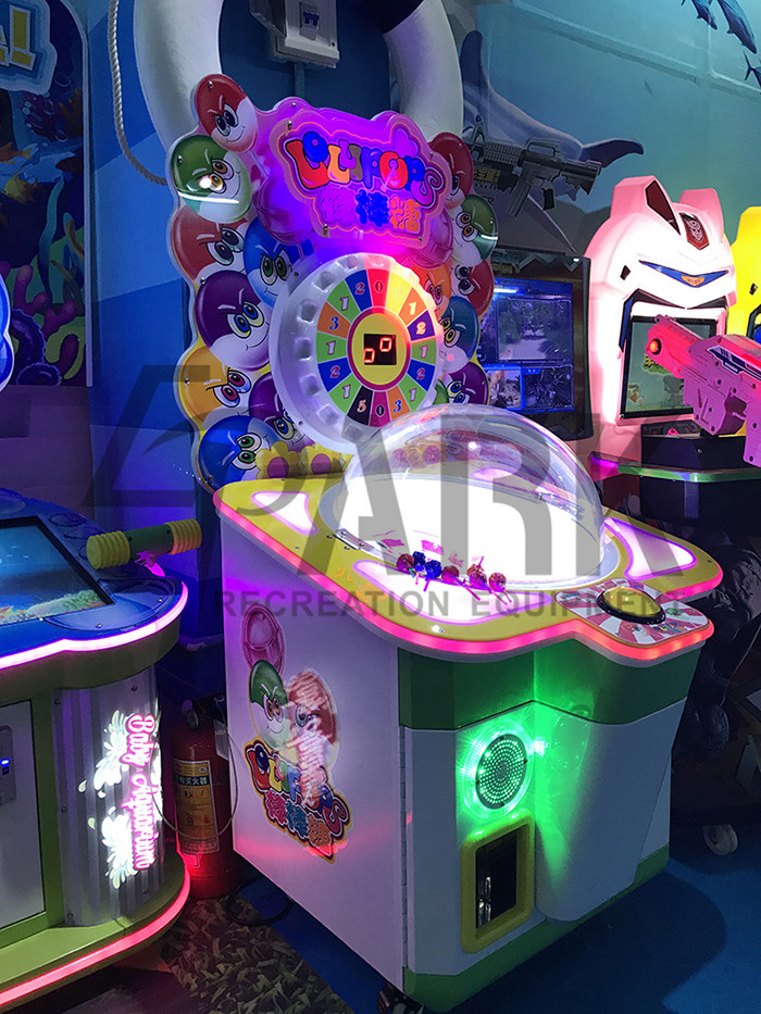 Attractive Crane Game Machine / Coin Operated Candy Machine