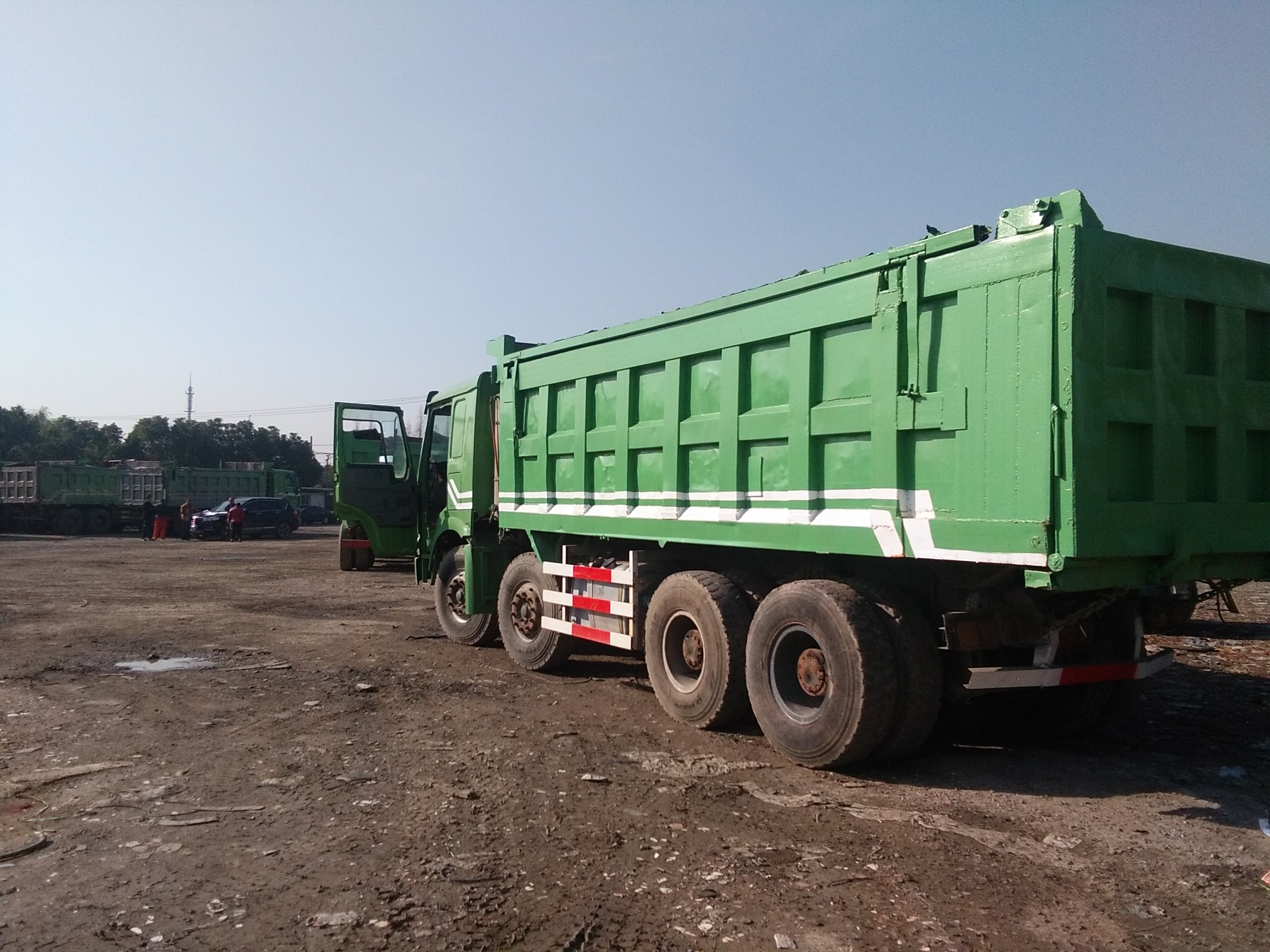 2015 made in china 6*4 10 Tires Sinotruck Howo tipper brakes service dump truck front axles high tensile strength steel