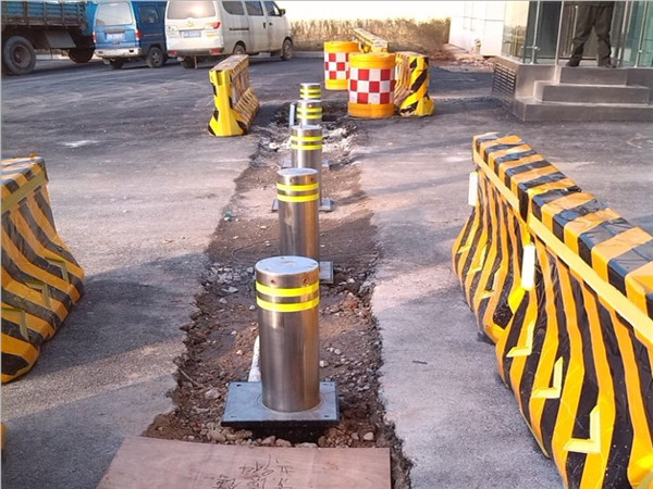 316 Stainless Steel Automatic Security Bollards , Electric Road Safety Bollards