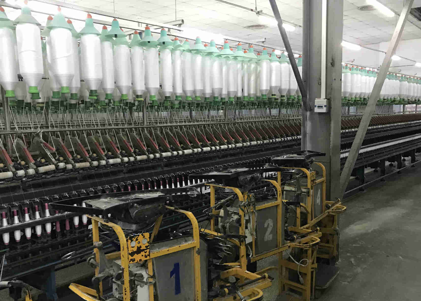 Factory 60/3 JMT Brand Spun Raw White Polyester Yarn For Weaving