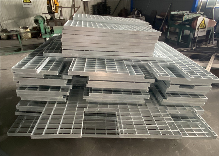 2-8mm Galvanized Welded Steel Walkway Grating For Drain Cover Flat Bar ASTM A36