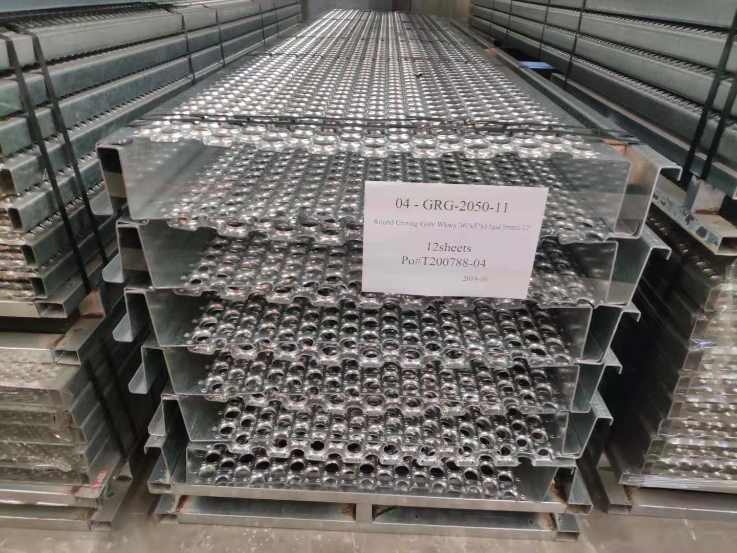 Industrial Mezzanines Diamond Safety Grating Aluminum Metal Stair Treads Anti Skid