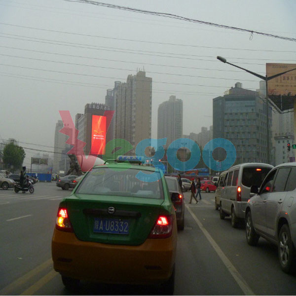 Commercial Advertising Slim P10 Outdoor Full Color LED Display 5500cd/㎡