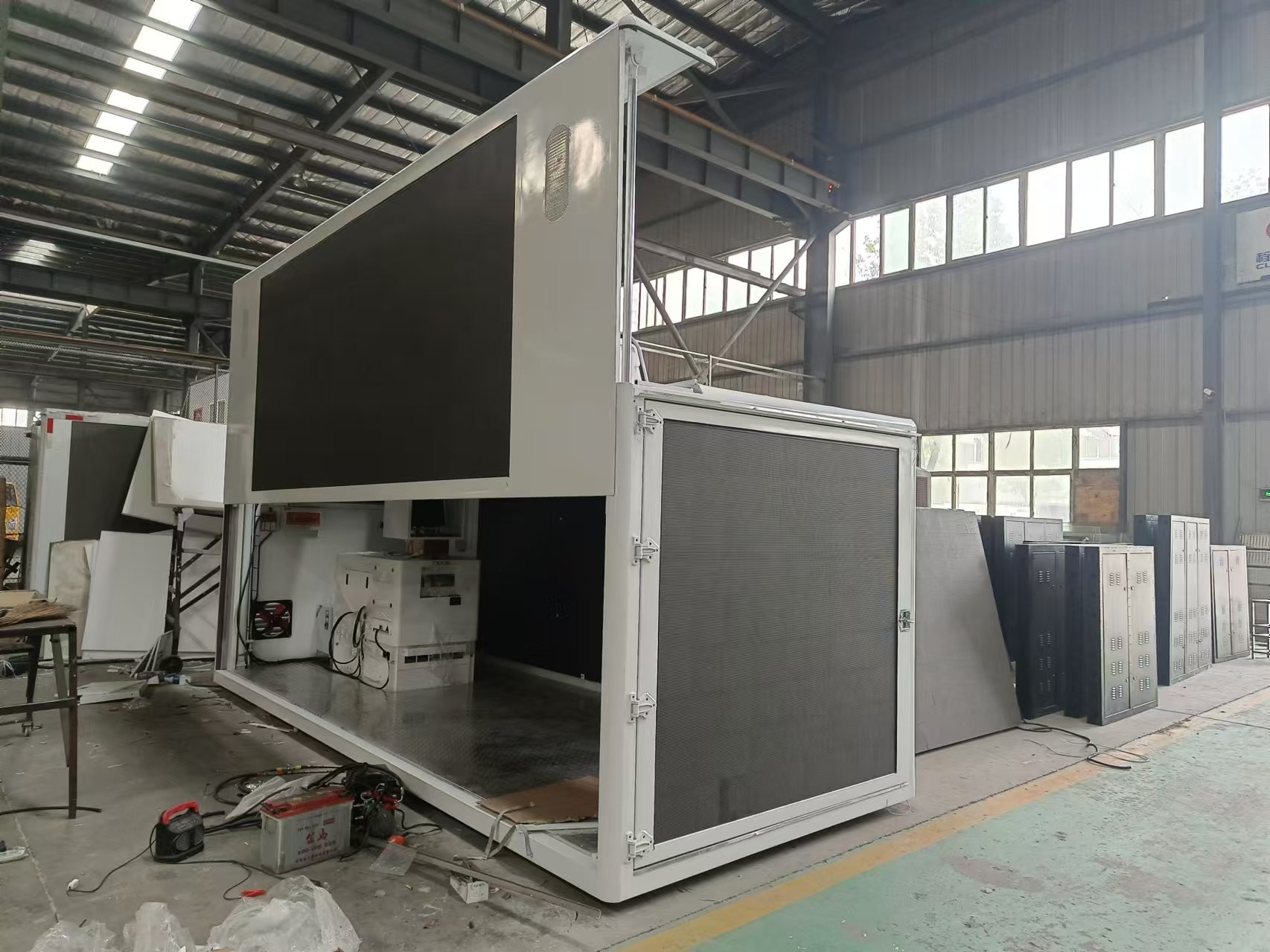 P4 P5 P6 Led Mobile Display 3 Side Mobile Digital Billboard