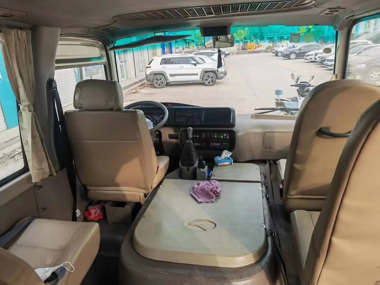 Second Hand 17 Seater Minibus 19 Seats Front Engine Used Kinglong Coaster XMQ6606 External Swinging Door