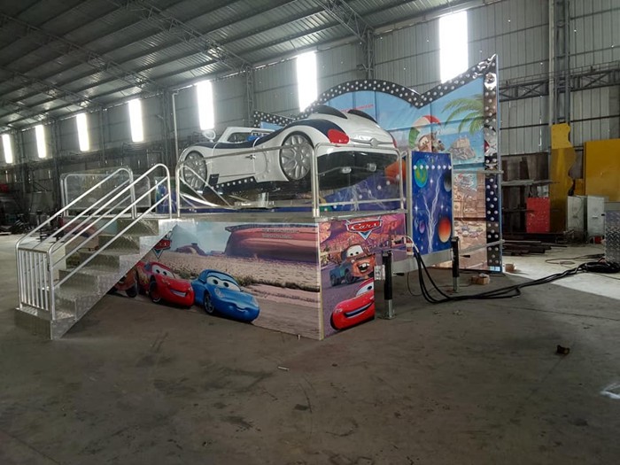 Colorful Painting Mini Flying Car Rides , FRP Material Amusement Park Rides Games