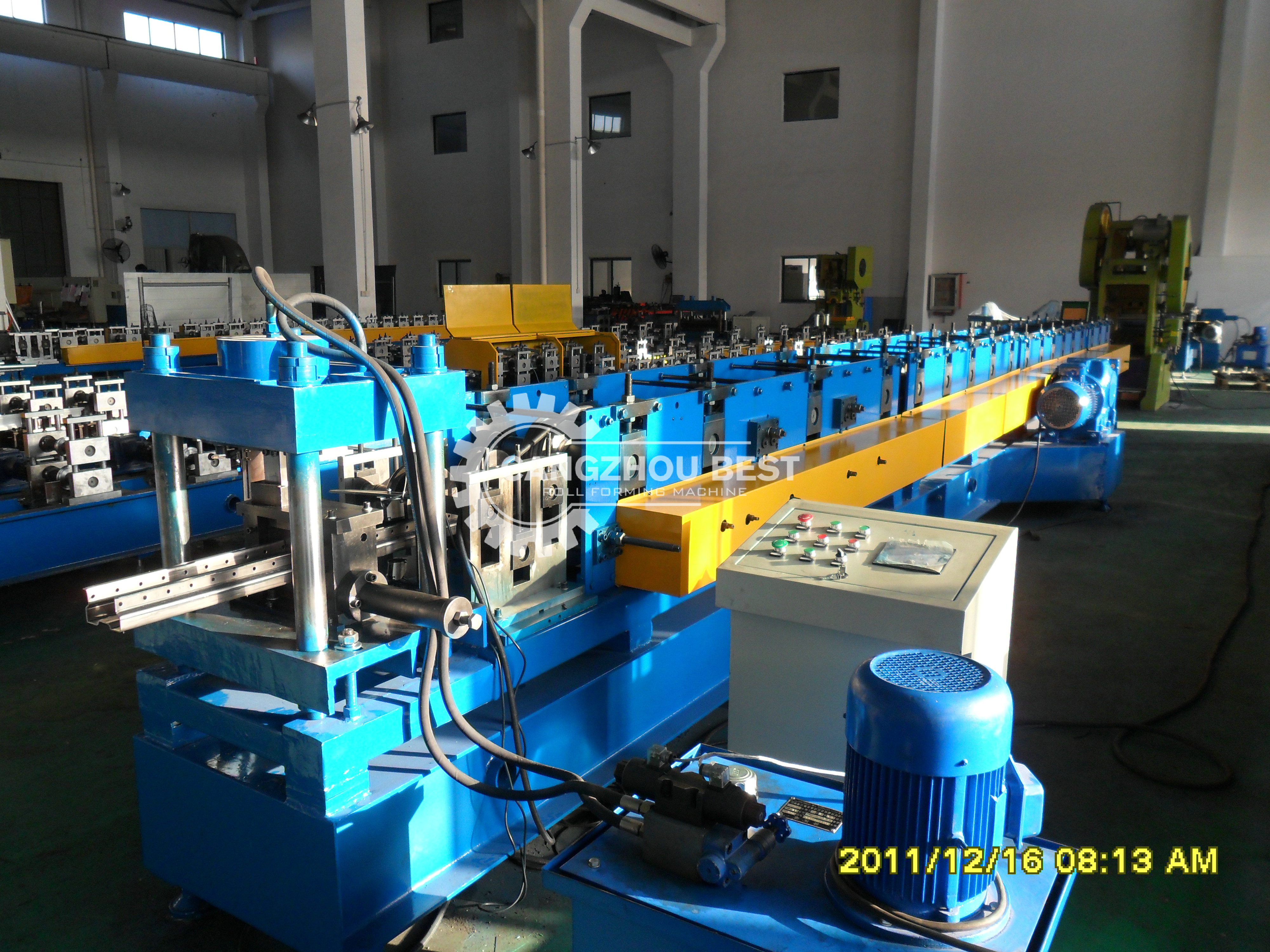 Heavy Duty 2.5mm Rack Roll Forming Machine Slotted Angle Shelving Making