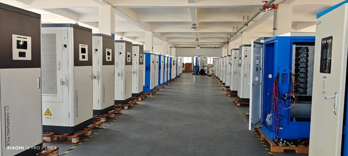 DC Charging Pile 120kW High Power Compatible With CCS2/CHAdeMO/GB National Standards 24-Hour Operation And Maintenance Support