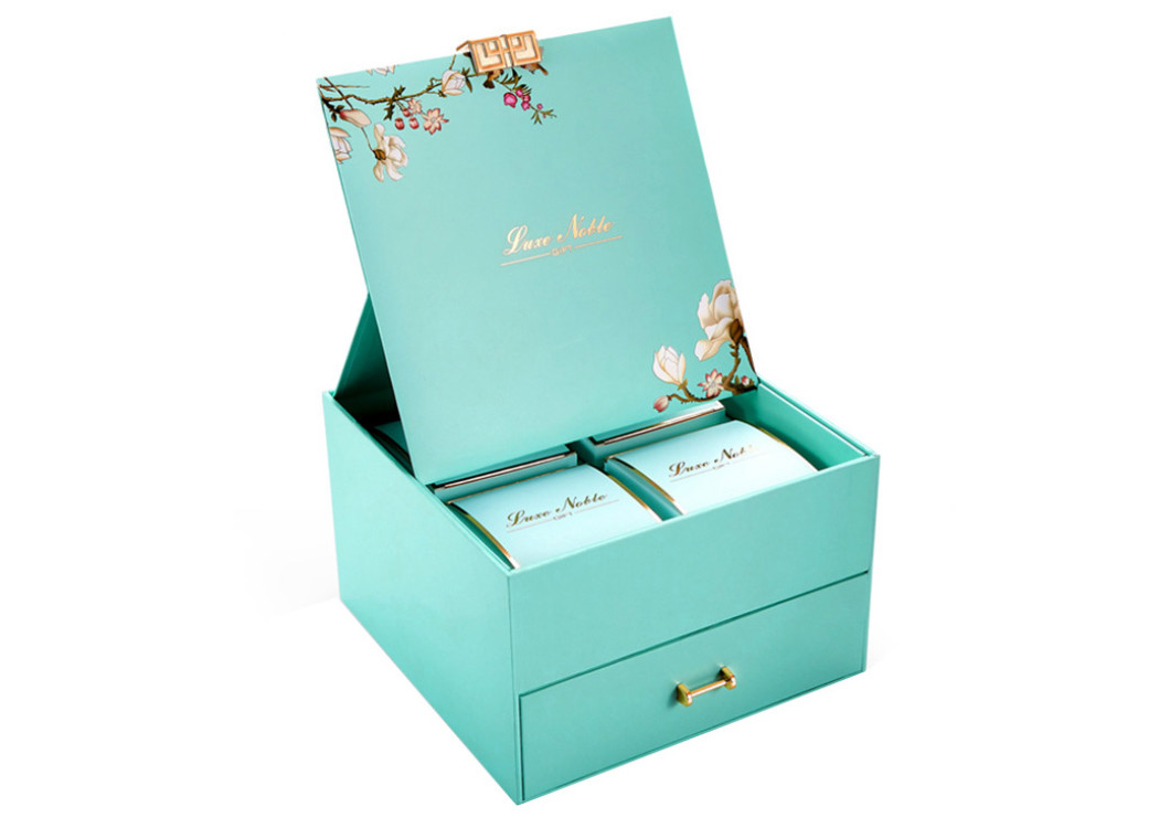 Lavish Jewelry Cardboard Box