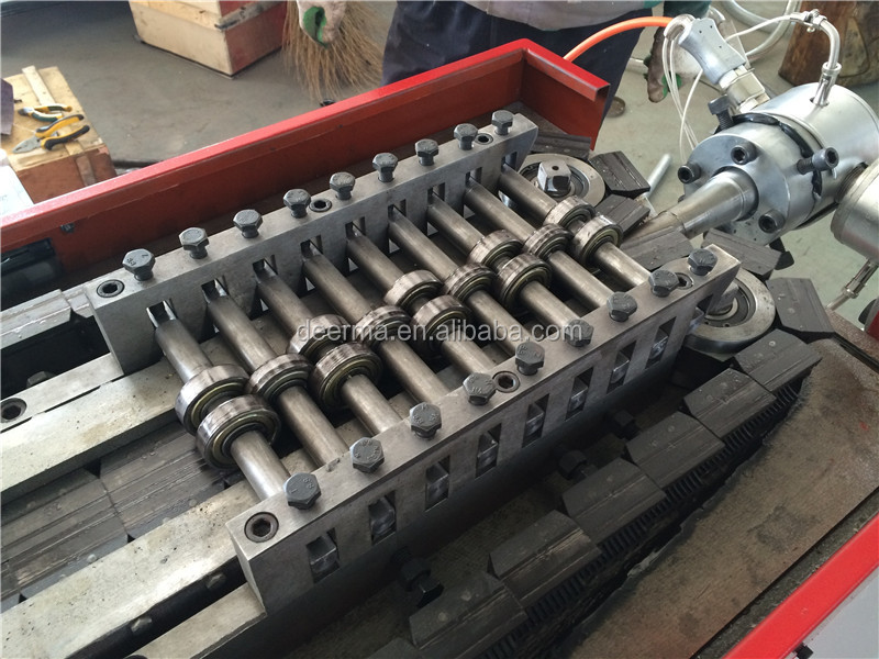 OMRON Temperature Meter PVC Flexible Corrugated Pipe Making Machine 60 rpm Screw Speed for Accurate Temperature Control