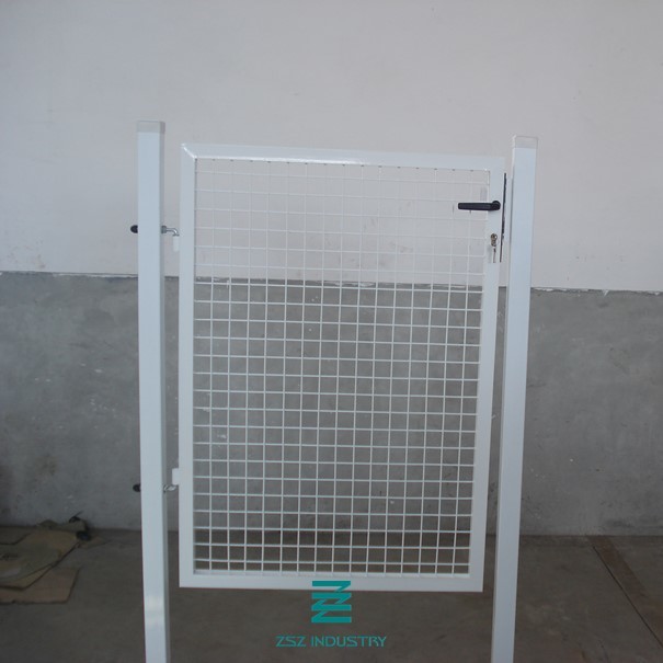 PVC Coated Garden Fence Gate High Security With Square Mesh Hole