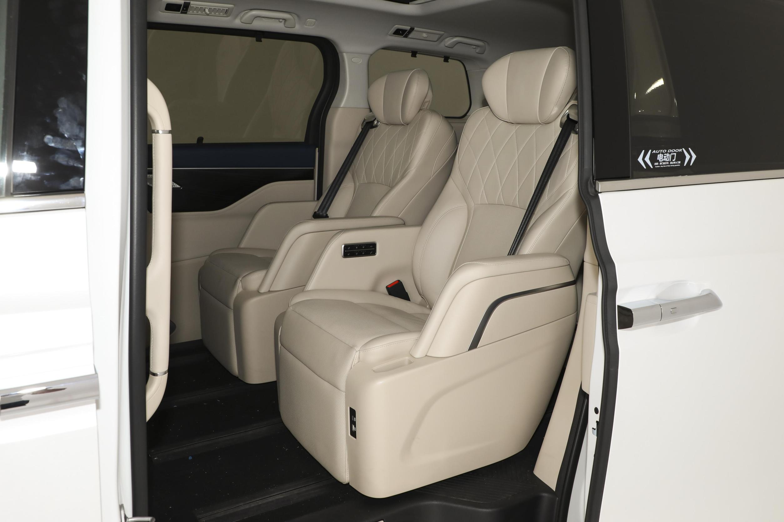 2023 GWM WEY Gaoshan Car PHEV AWD 1.5 Turbo 7 Seats Luxury Hybrid MPV LED Headlight Energy Gasoline Fuel Car Made