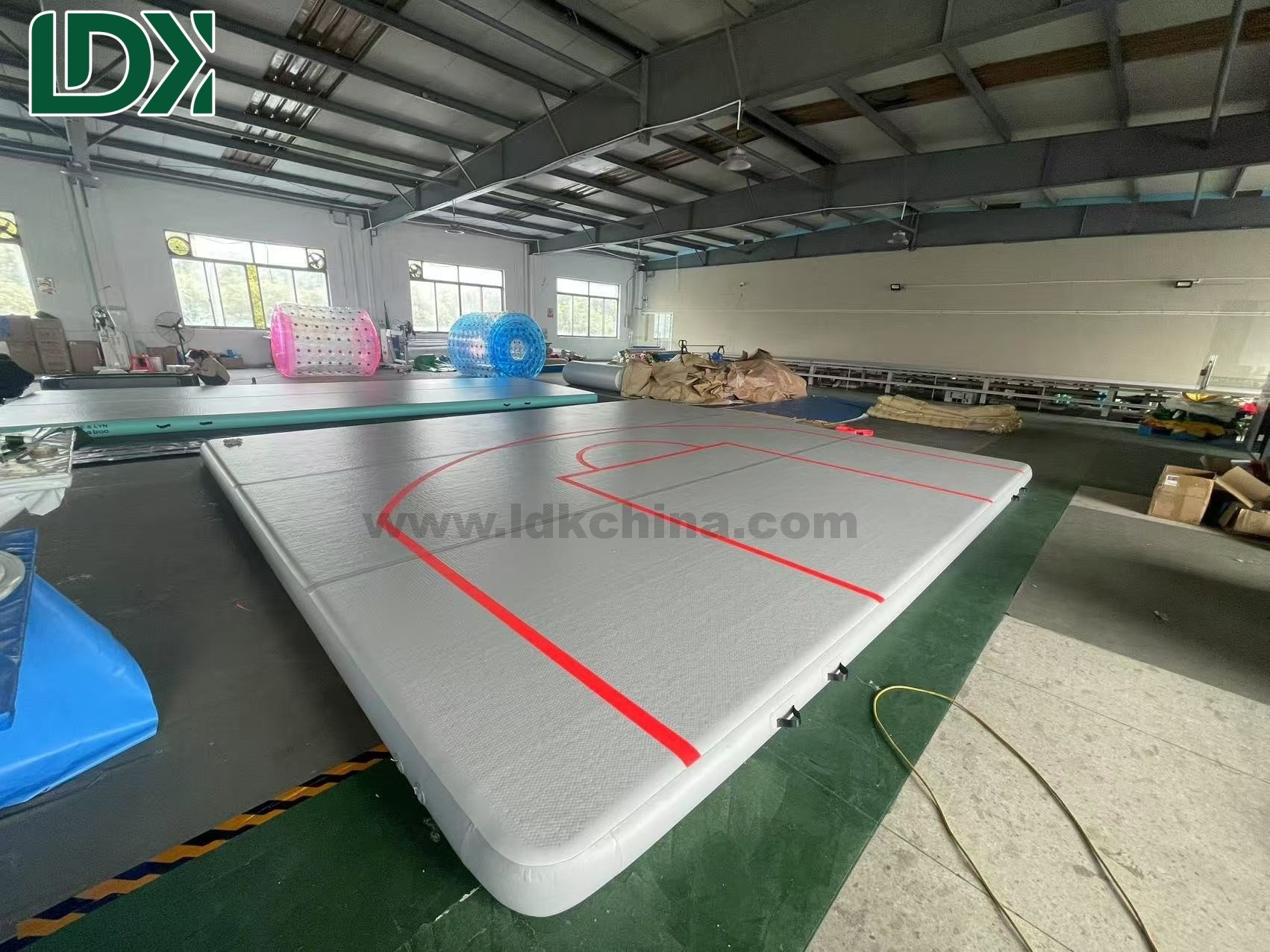 White Customized Logo Basketball Court PVC Inflatable Mats Fitness Air Track Sports Field