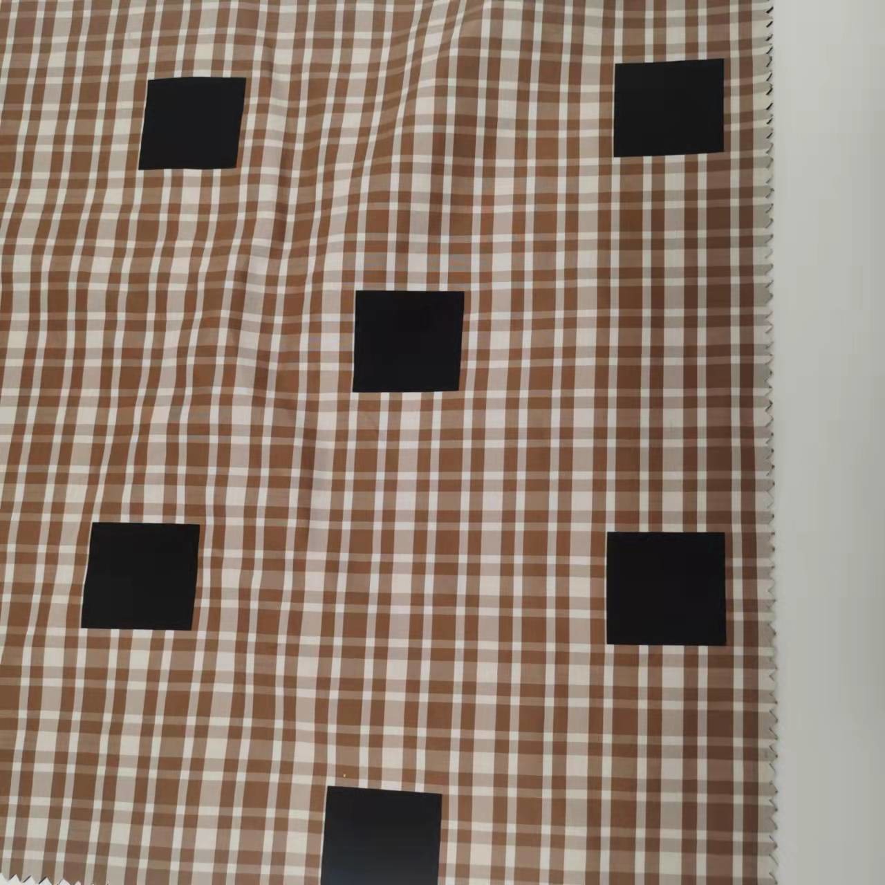 100% Polyester Winter Jacket Fabric In 2 Layers Bonding 50D*50D153gsm 160cm Water Proof Down Proof