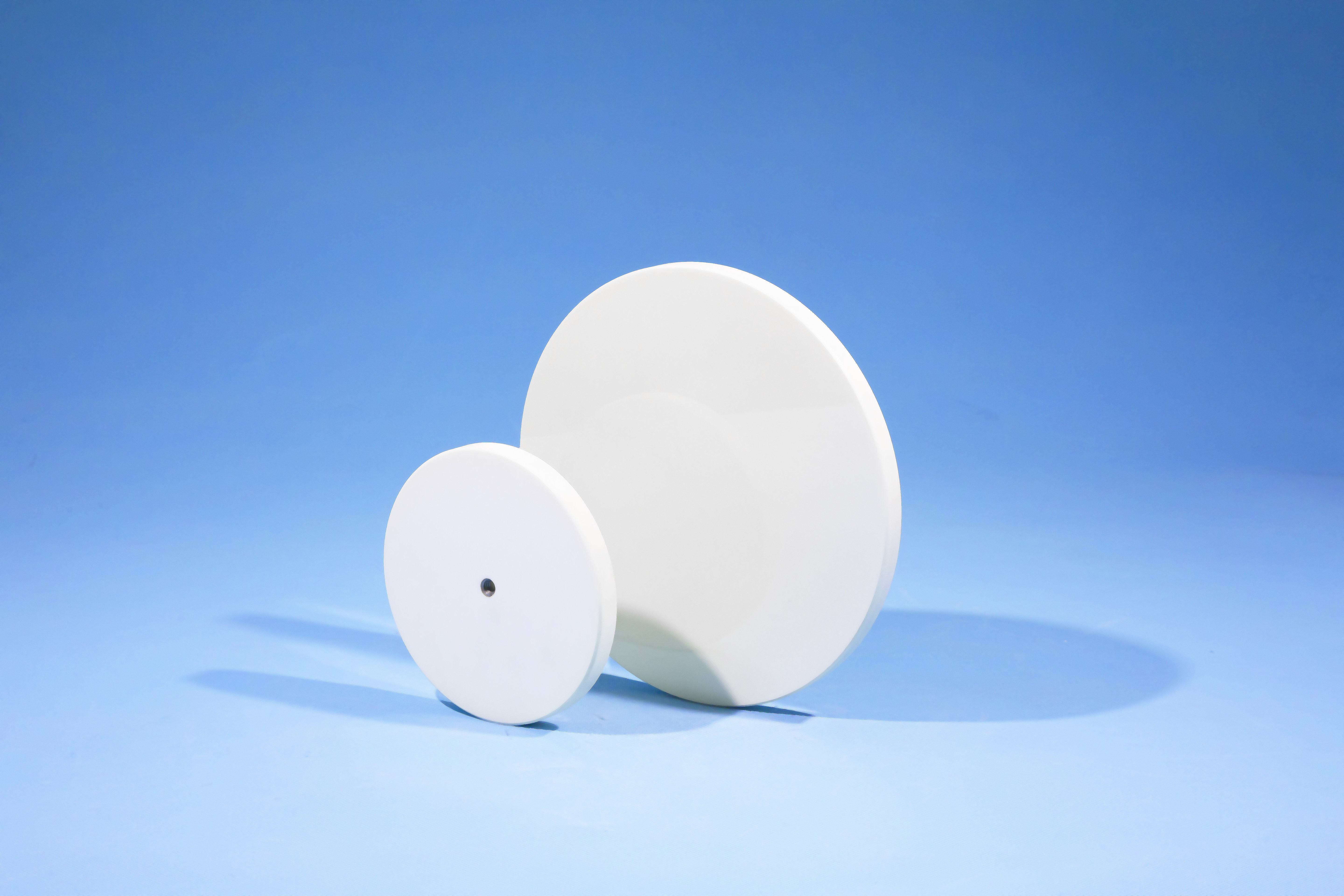 Piezoelectric porous alumina ceramic disc suspension ceramic insulator