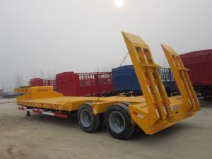 China SKD Type Low Bed Trailer Truck , Gooseneck Flatbed Lowboy Trailers For Machine Transportaion on sale
