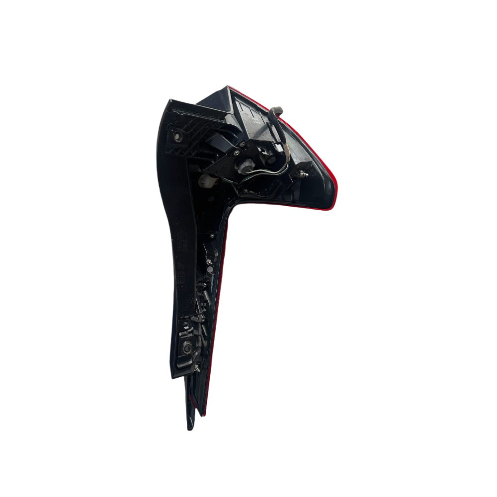 8330B282 LED Tail Brake Light 12V ABS Rear Body with Red Lens New Condition Auto Parts for Mitsubishi Eclipse Cross 2017-2021