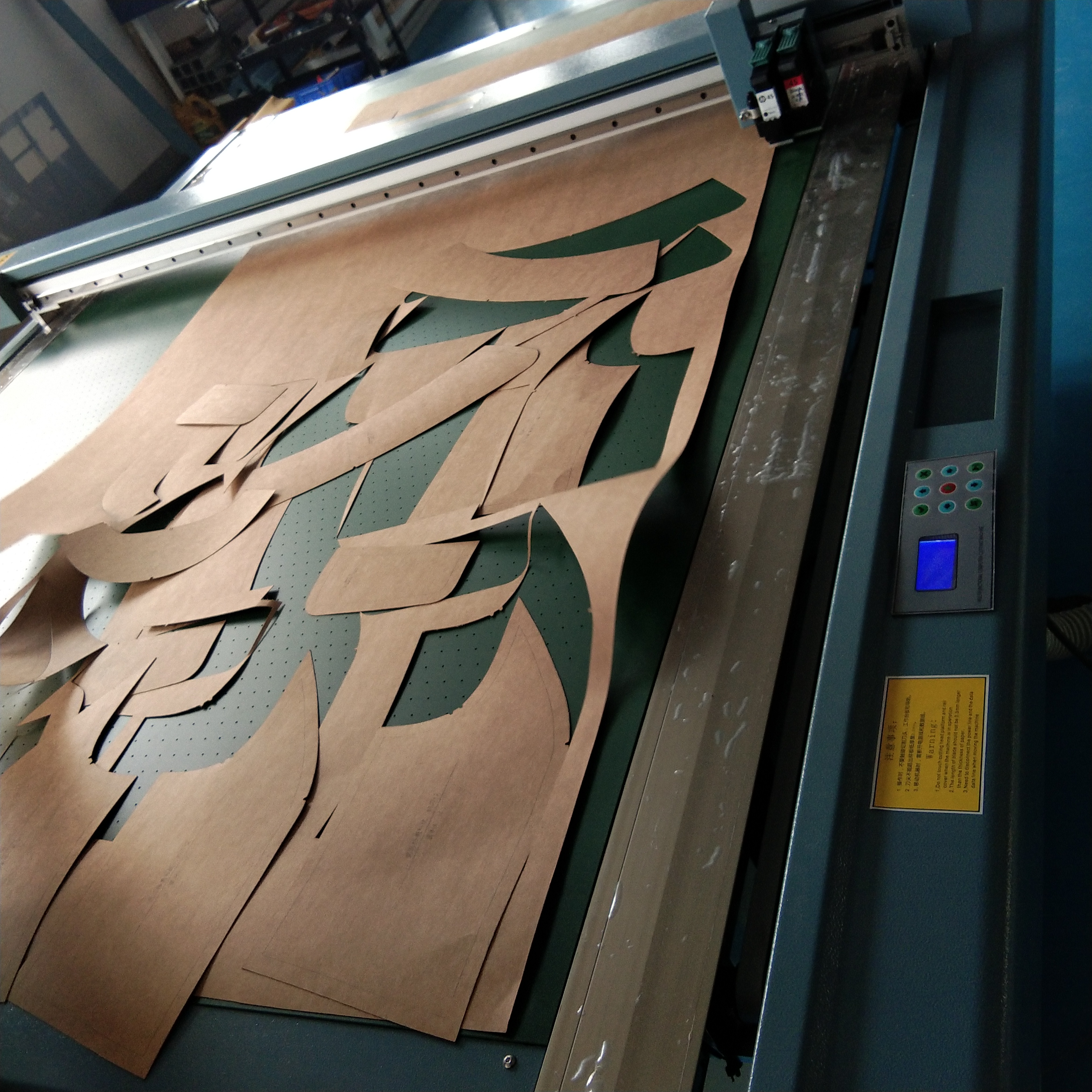 1015 Paper Pattern Cutter Plotter for Shoes/Hats/Bags/Furniture/Car Interiors Production