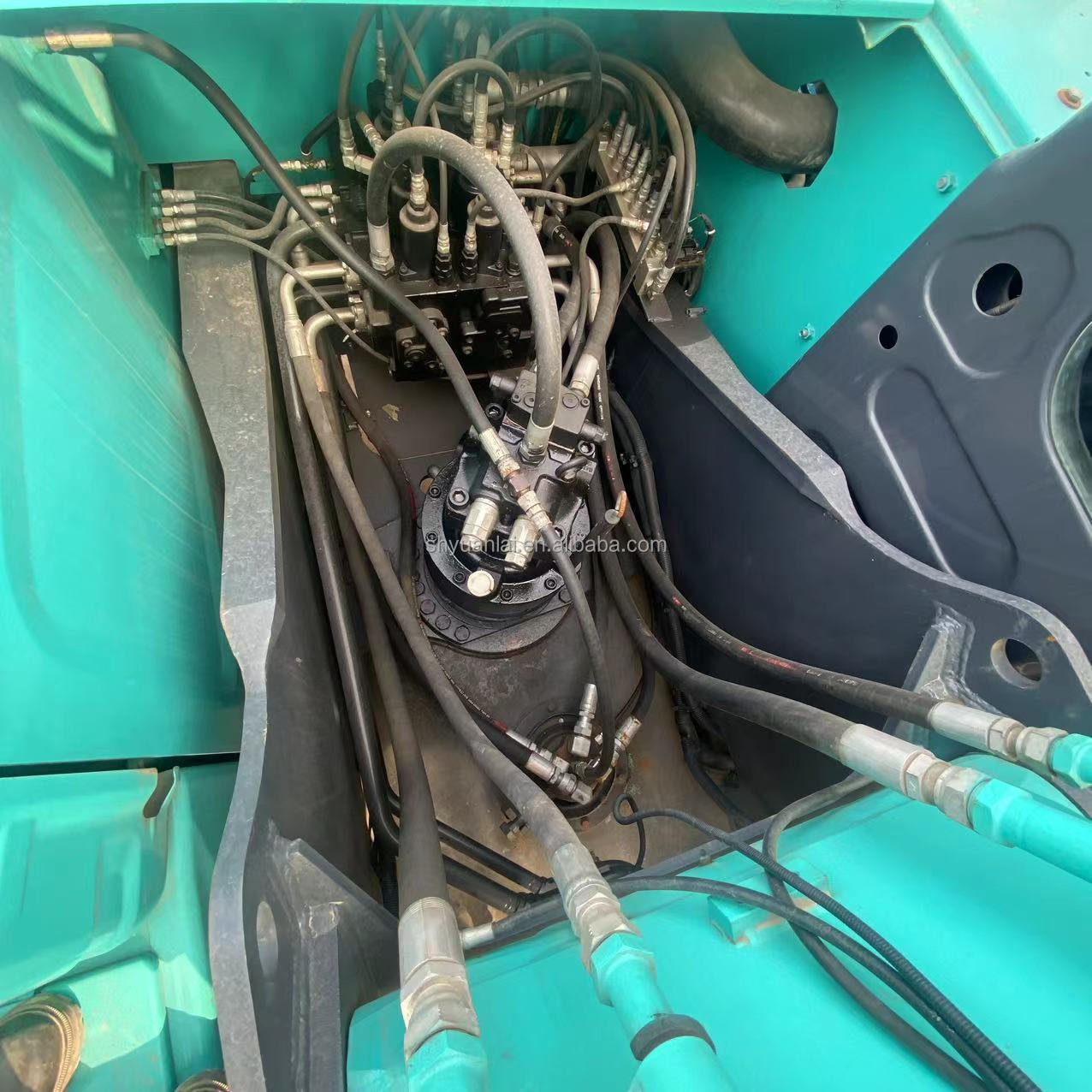 Kobelco SK200 SK210 Crawler Excavator with 0.8m3 Bucket Capacity and 114KW Power