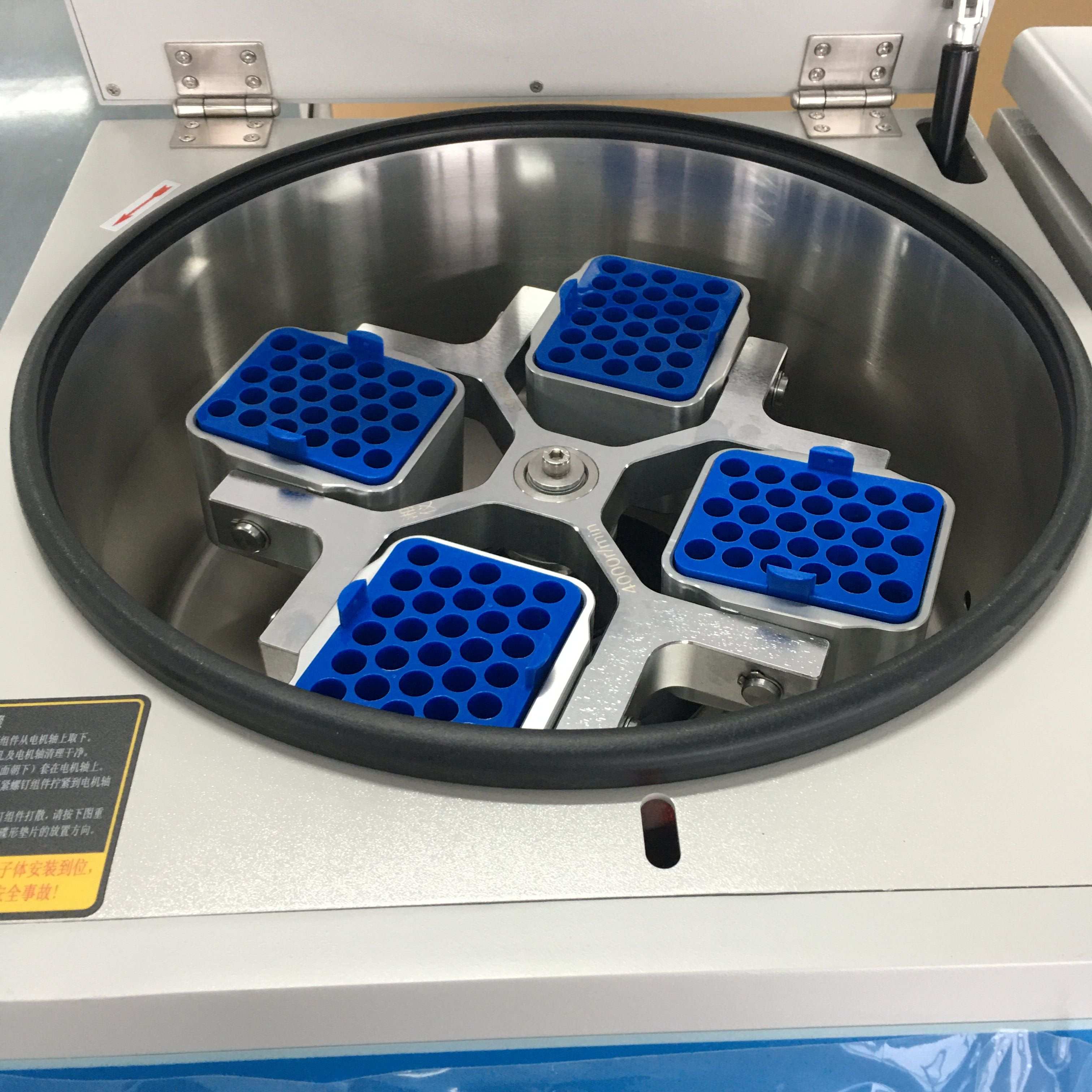 L550 Low Speed Centrifuge 5500r/min 4x500ml Capacity for Blood Separation
