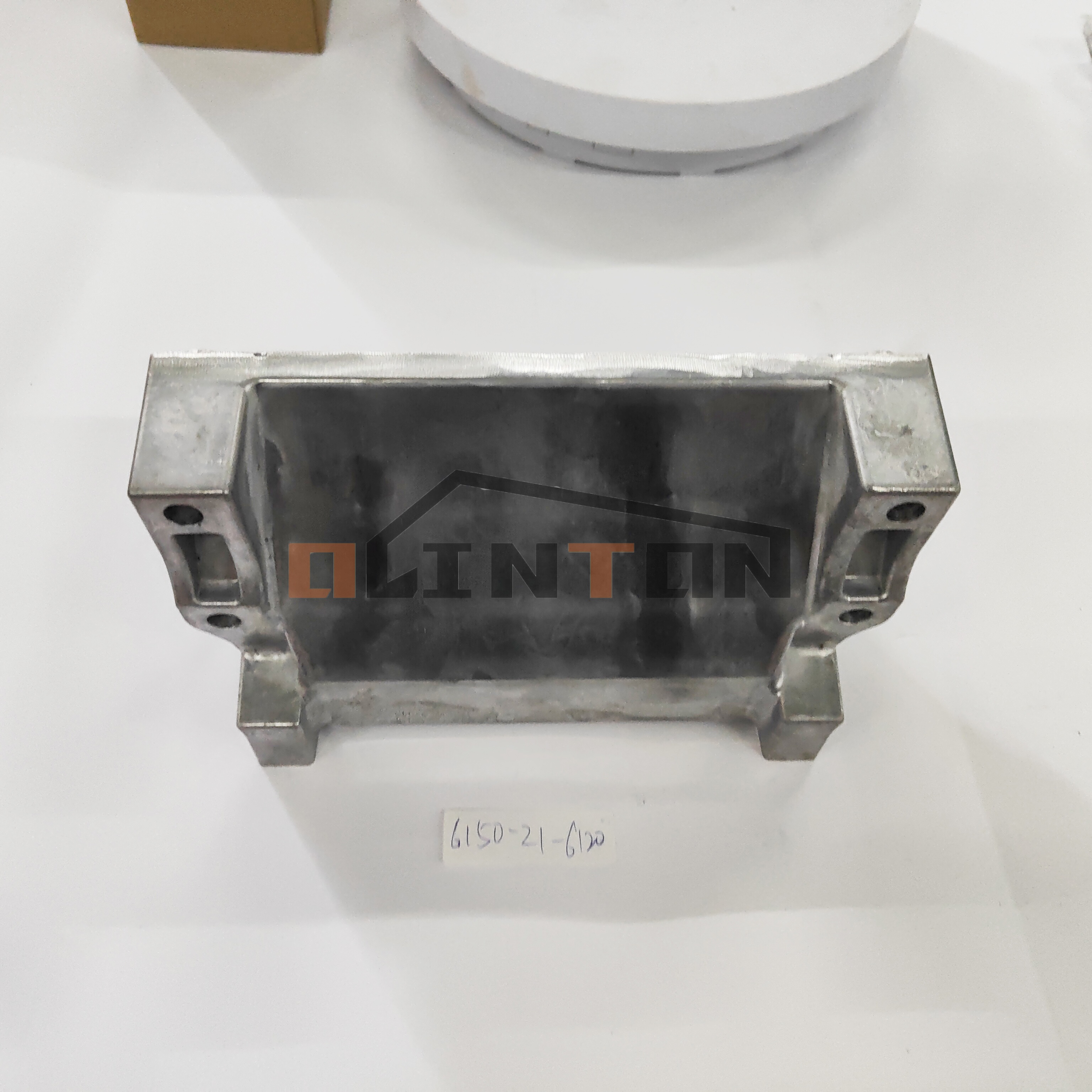 6150-21-6120 Fuel Injection Pump Bracket for PC400-5 6D125 S6D125 Construction Works