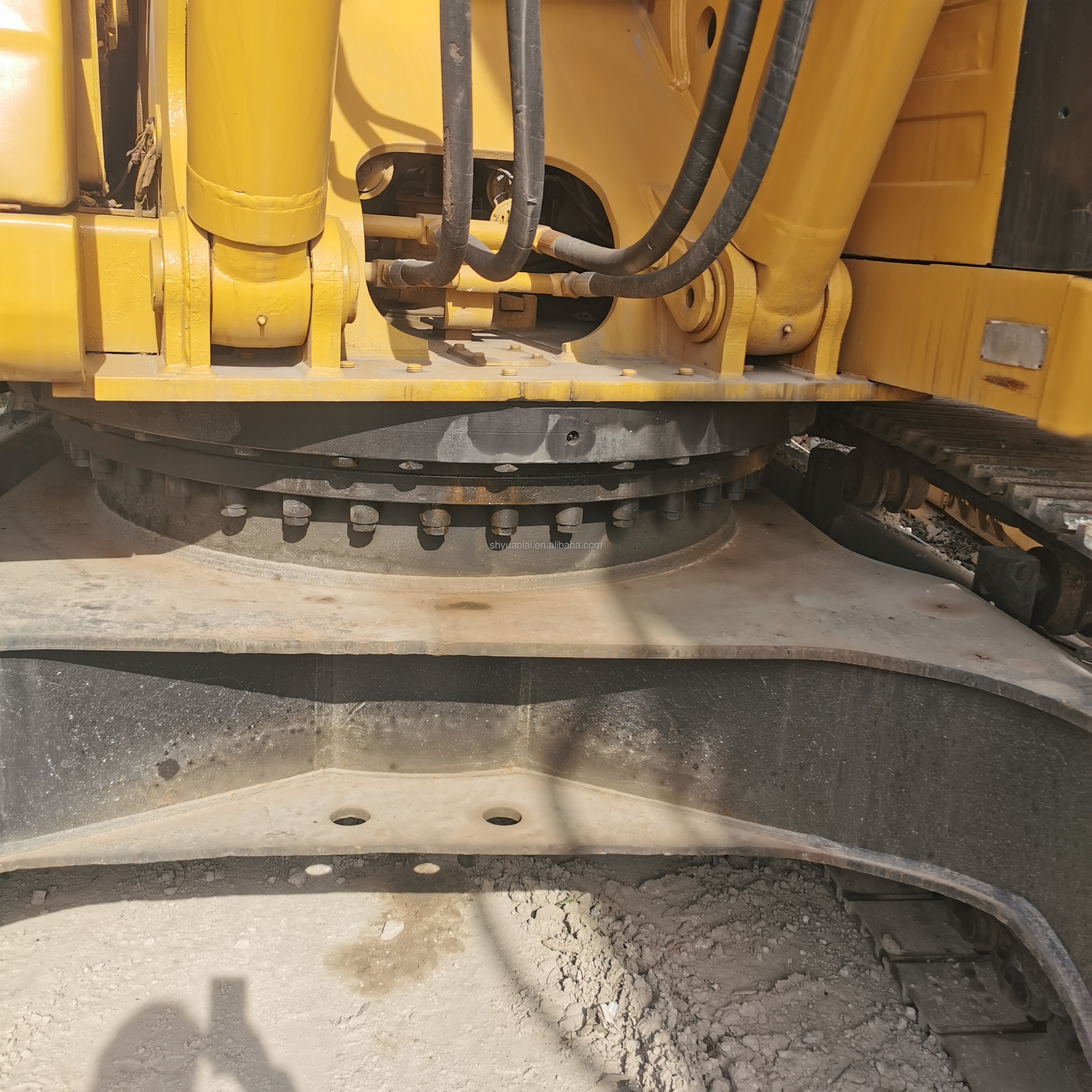 Strong Power Used CAT330B Excavator with Original Hydraulic Valve and Soft Steel Design