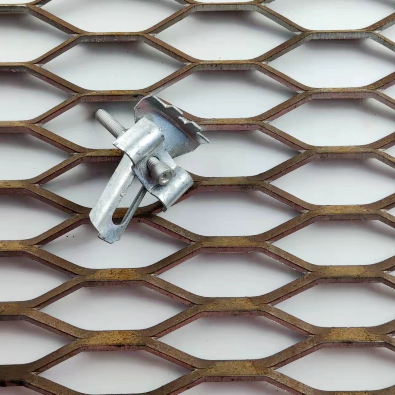 Heavy Duty 3m X 1.5m Expanded Steel Mesh Hot Dipped Galvanized Hexagonal Hole