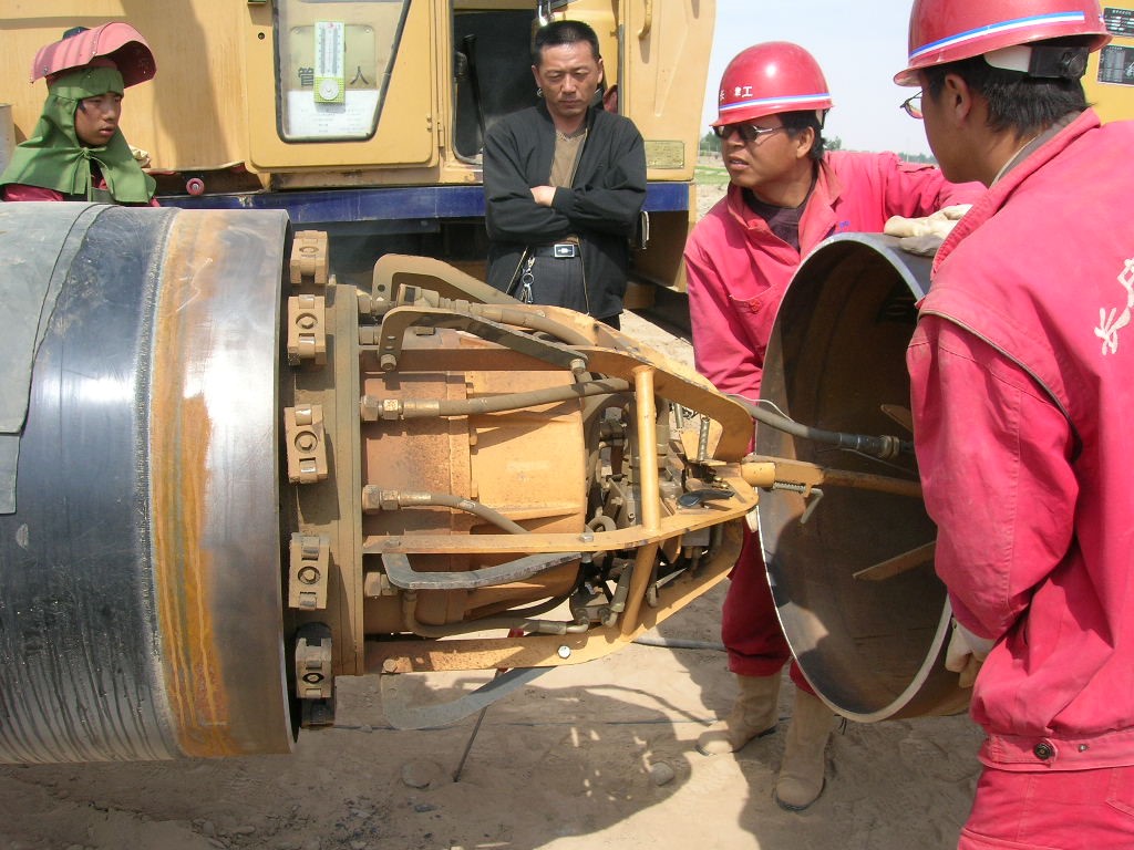 Automatic 200KG Weight Internal Pipe Clamp For Oil Pipeline Mouthpiece Pipeline Internal Clamp