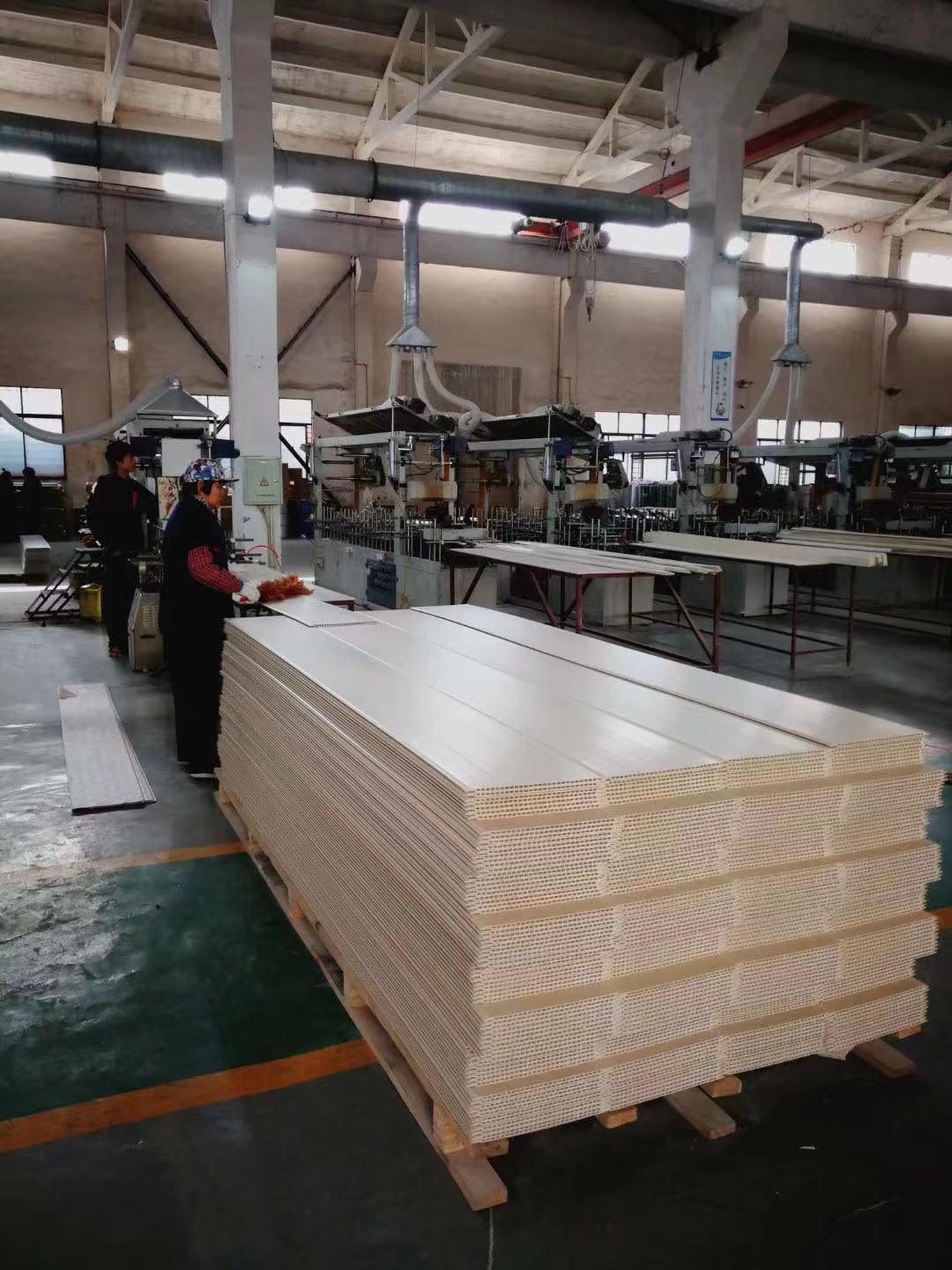 132 1 Screw L/D Ratio PVC Ceiling Panel Extrusion Line YX240 for Construction Industry
