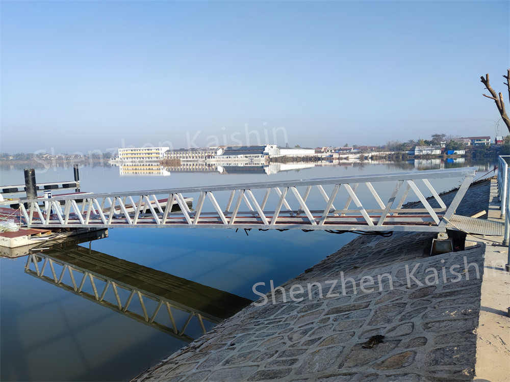 High Quality Marine Grade 6061 T6 Aluminum Gangway Used Marina Dock Ramps Yacht With Handrail