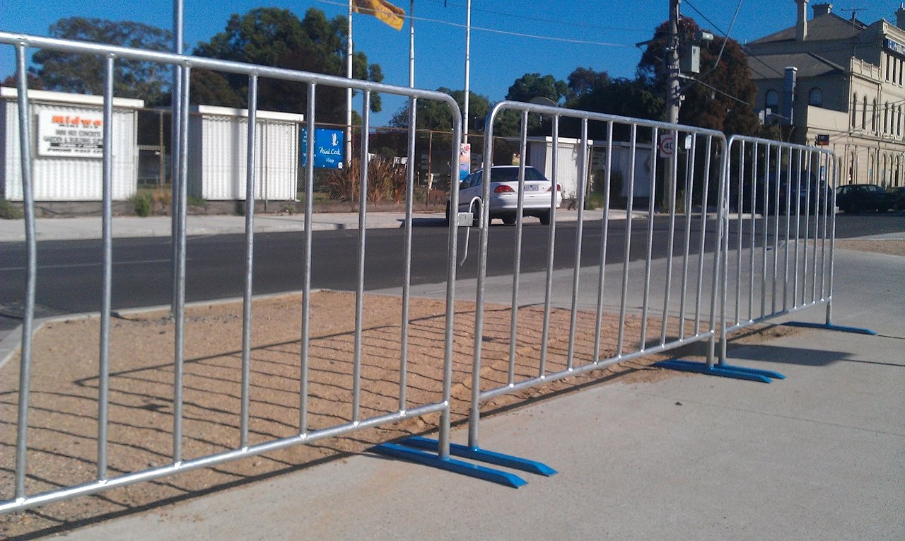 Galvanized Steel Temporary Crowd Control Barriers Fence White Color