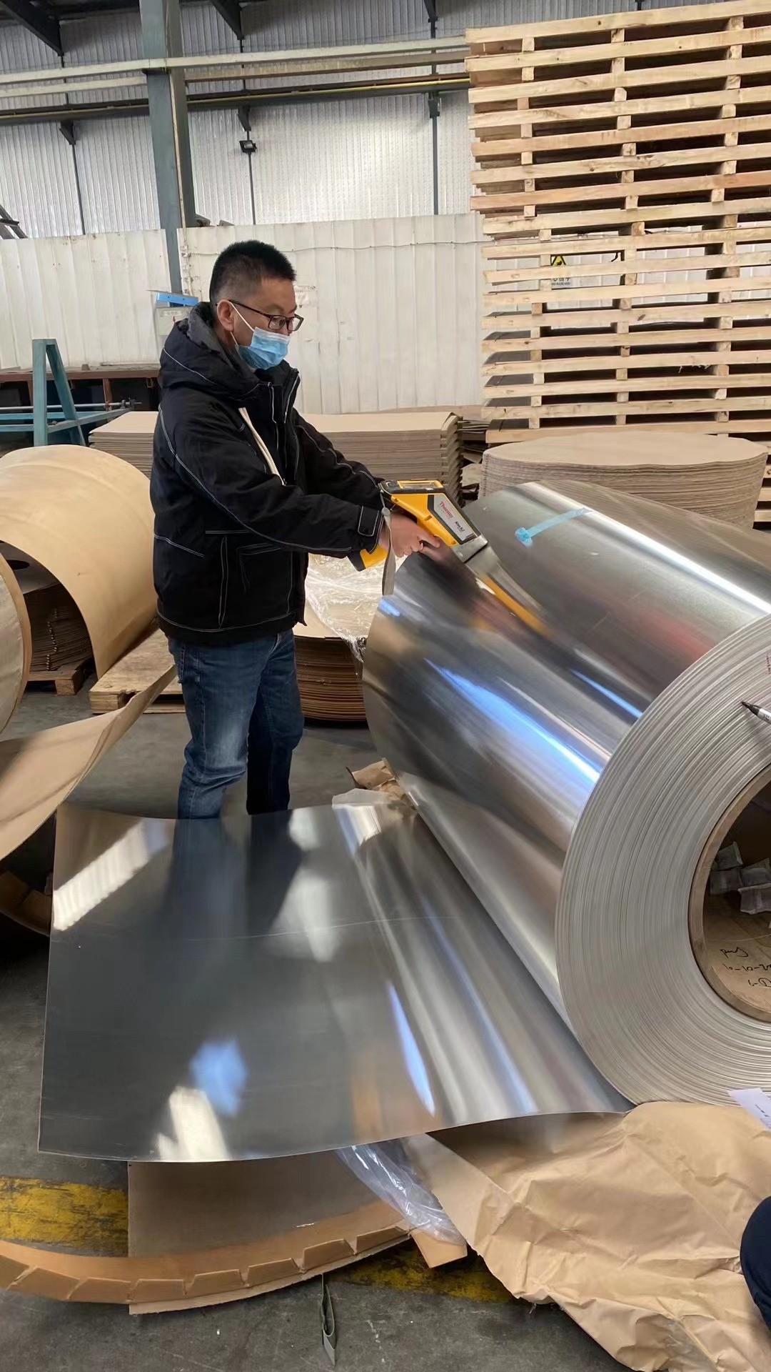 ASTM 316LVM Stainless Steel Sheet Coil Ornaments Sectioning 600mm - 1250mm