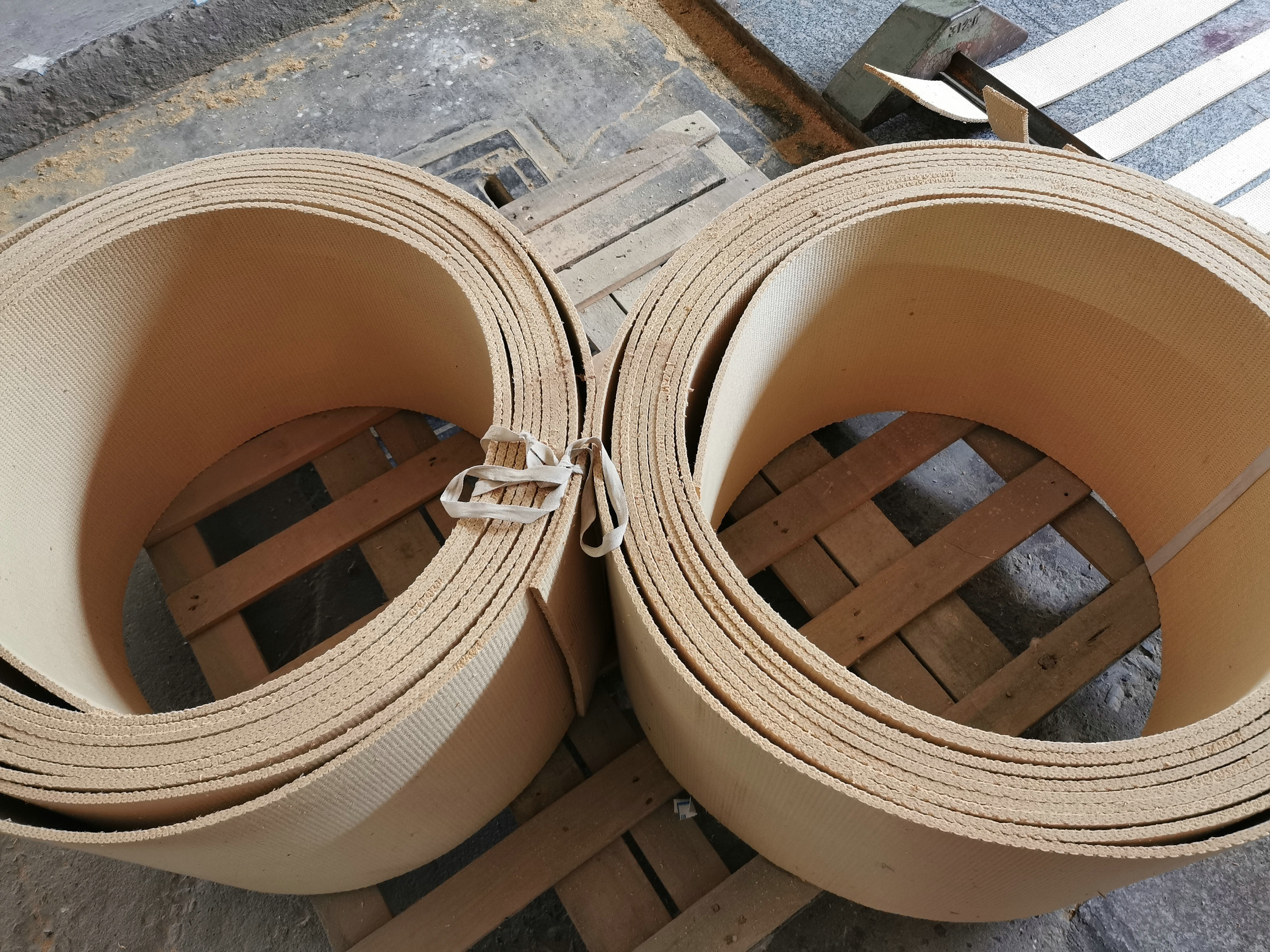 Non-asbestos anchor windlass woven roll brake linings for ship anchor brake band