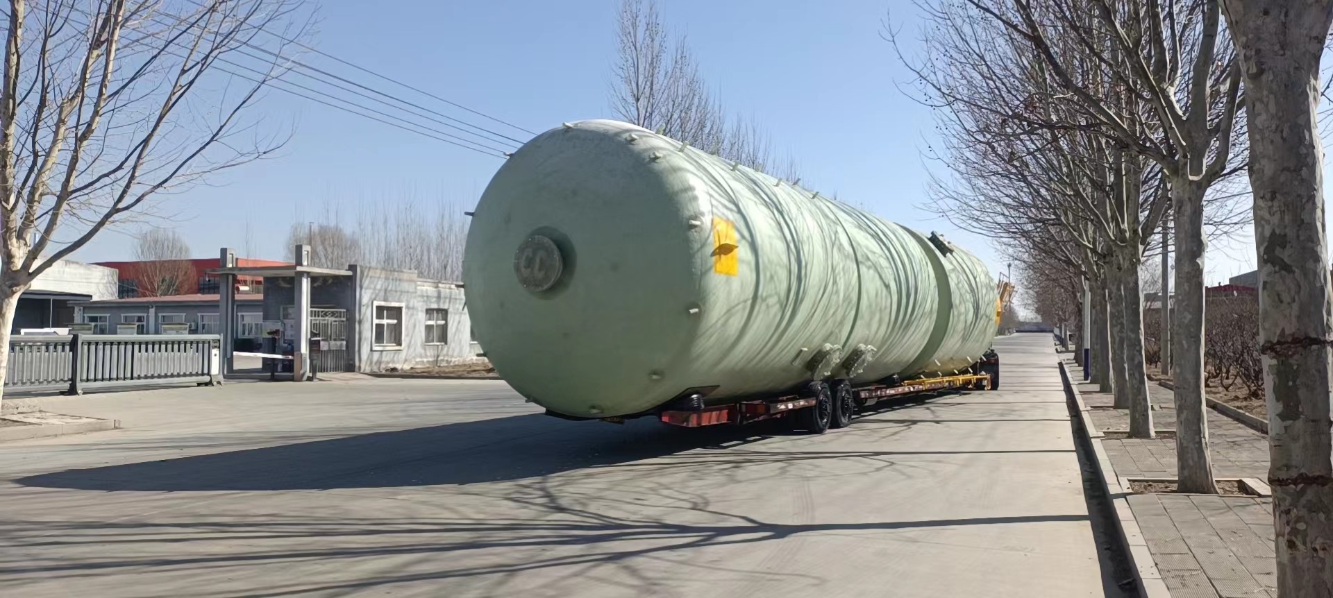 White Fiberglass Chemical Tanks Ammonia Storage Chemistry Mixer 1800mm*4080mm