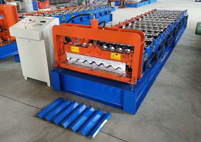 Long Service Life Sheet Metal Roll Forming Machine With High Strength Steel Frame