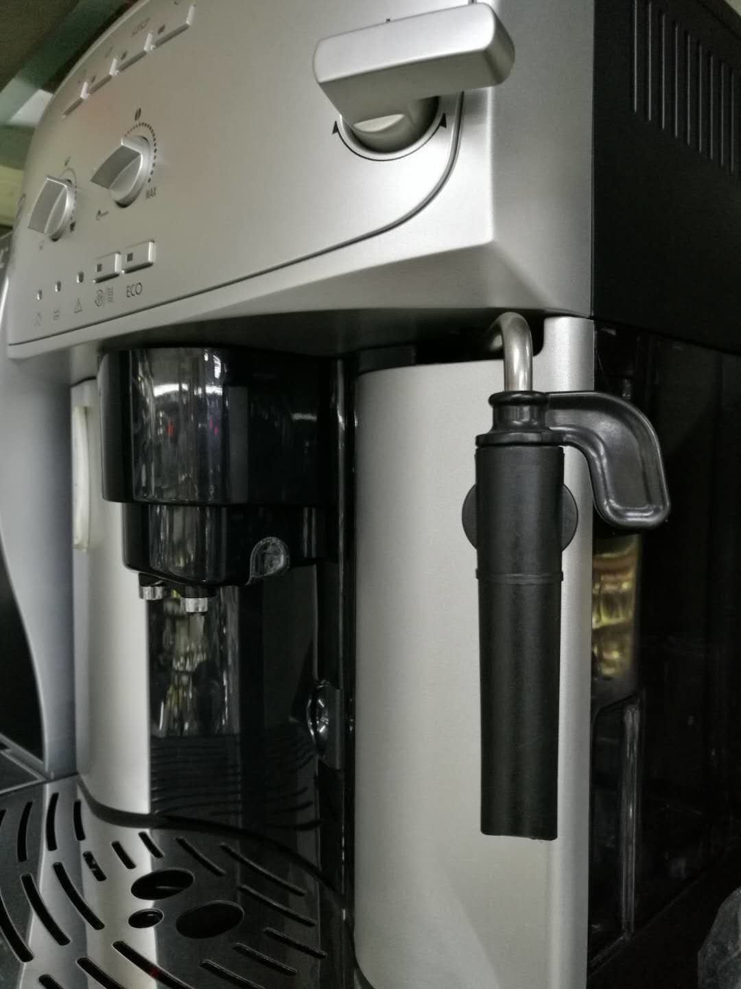 DeLonghi Commercial Coffee Machine Automatic Espresso / Cappuccino Maker Snack Bar Equipment