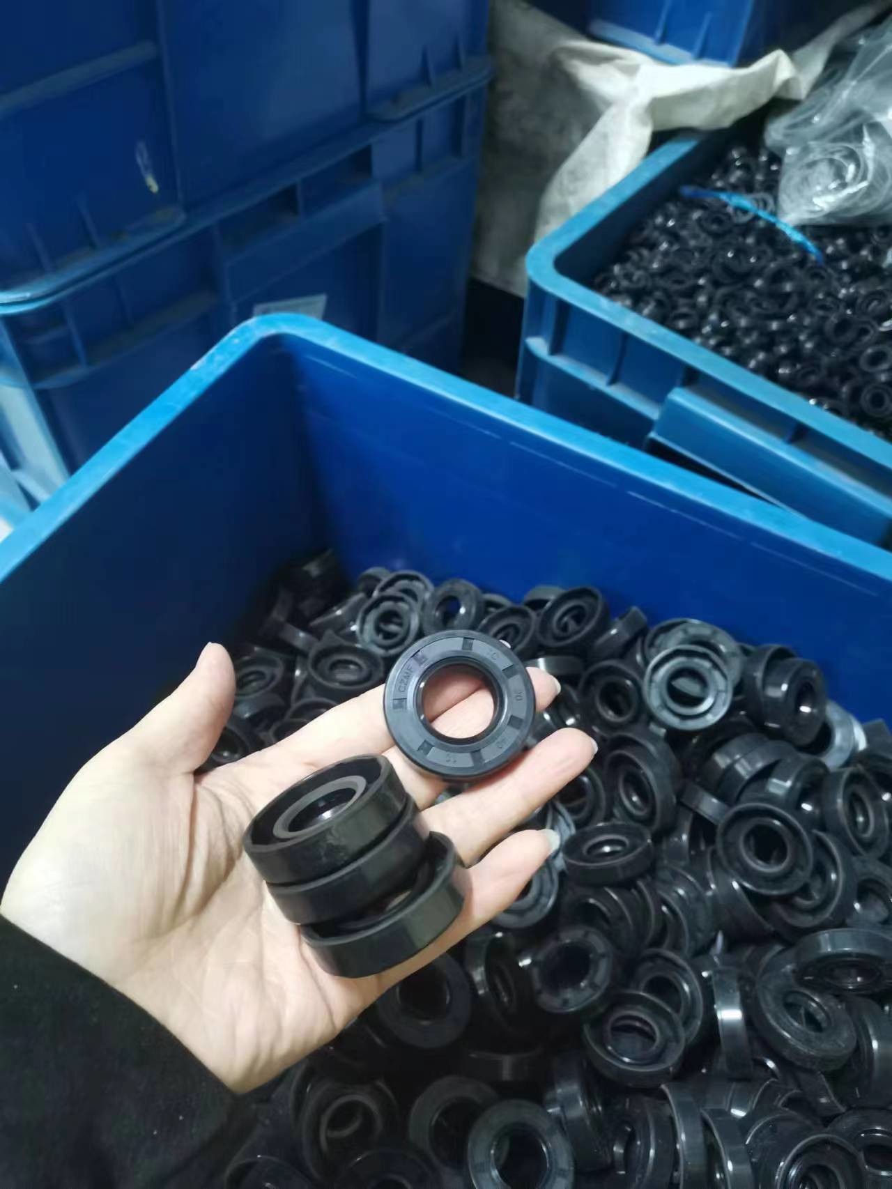 Double Lip Skeleton NBR FKM Silicone TC SC TG TB DC TCV TCN Cassette Combi Reducer Rotary Shaft Oil Seal