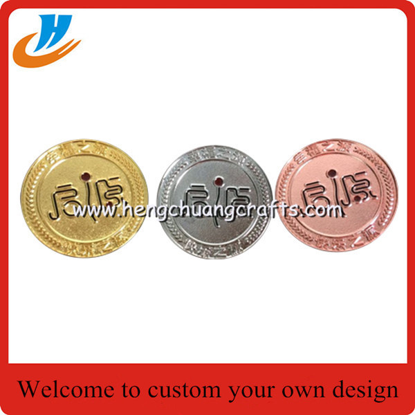 Shenzhen factory custom lion club badge,matt gold plated metal lapel pin