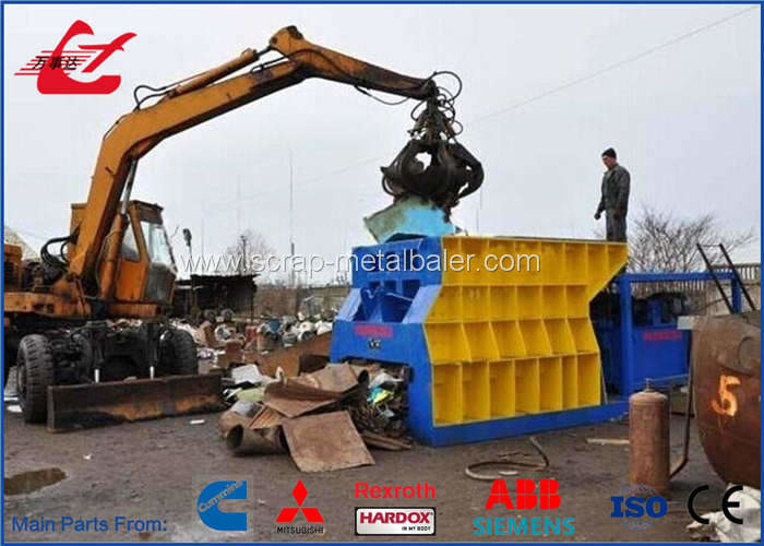 Remote Control Big Mouth Horizontal Scrap Metal Shear 74kW , Length 1400mm