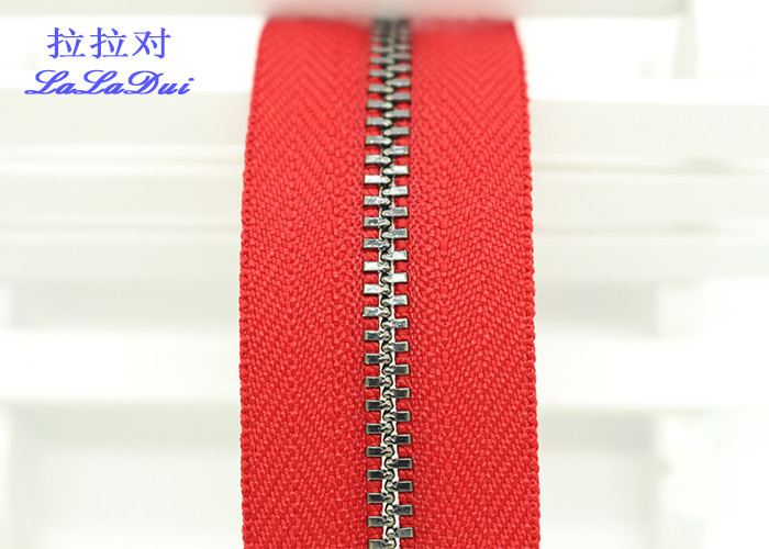 Semi - Lock Slider 9 Inch Jeans Metal Zipper Yg Fastener Red / Blue Tape Customized
