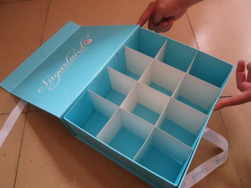 Customized folding paper flat pack chocolate magnetic gift box with silk ribbon