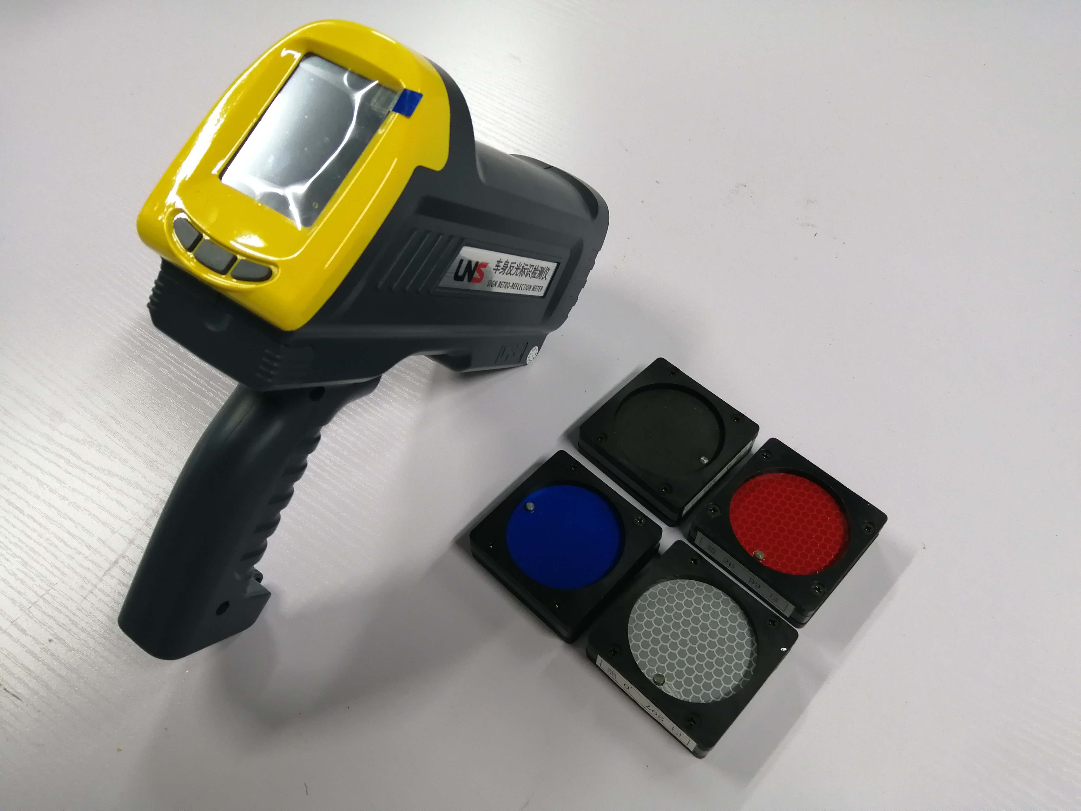 Reflective Logo Sign Retroreflectometer