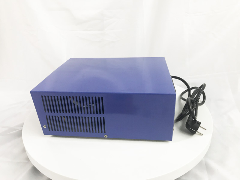 ultrasonic generator 2000W 220V 17khz/20khz/25khz/28khz/30khz/33khz/40khz with transducers ultrasonic power generator