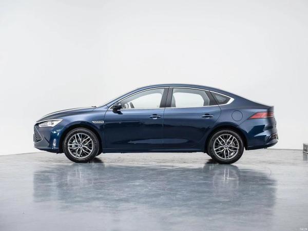 Byd Qin Plus Dm-I Hybrid Car 2023 4 Doors 5 Seats Closed Body Type Best Electric